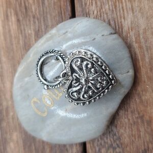 Victorian dungeons heart charm‎